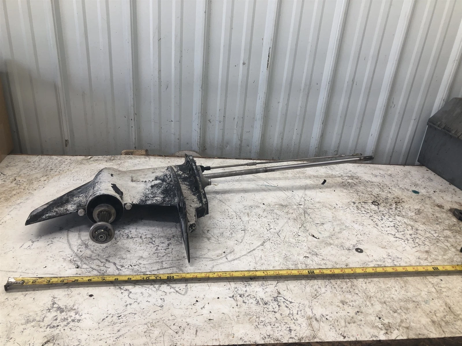 Mercury 50 HP 2 Stroke Outboard Boat Engine Motor lower Drive unit shaft housing